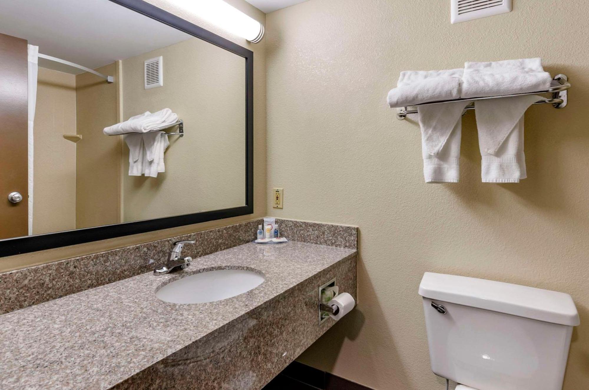 Comfort Inn & Suites Raphine - Lexington Near I-81 And I-64 מראה חיצוני תמונה
