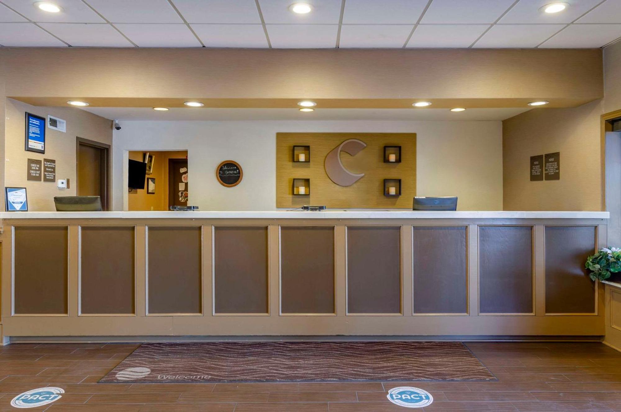 Comfort Inn & Suites Raphine - Lexington Near I-81 And I-64 מראה חיצוני תמונה