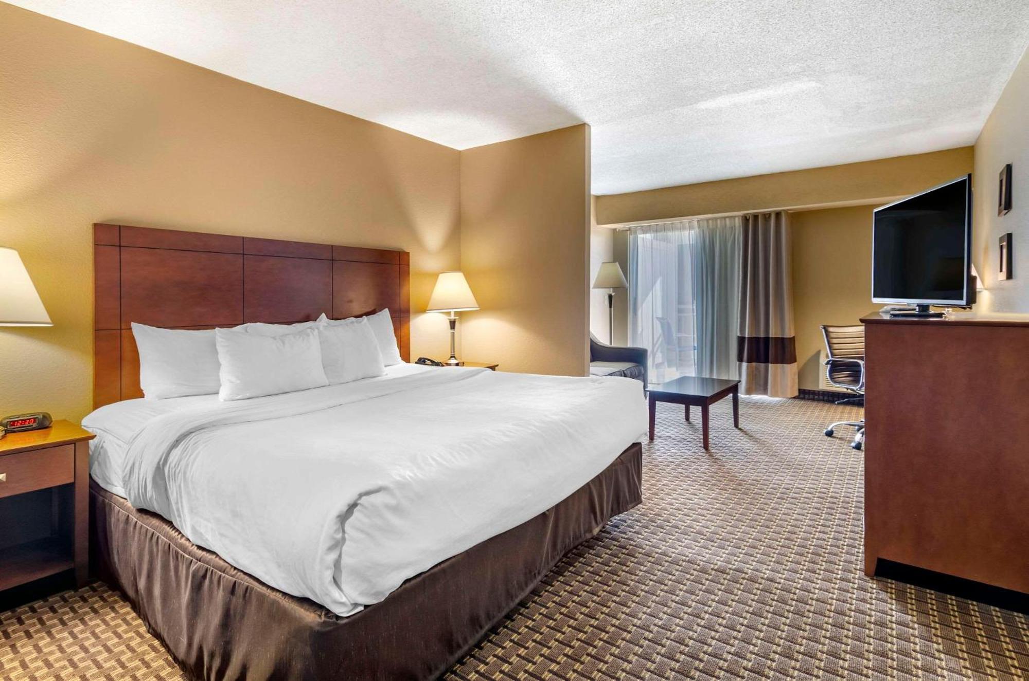 Comfort Inn & Suites Raphine - Lexington Near I-81 And I-64 מראה חיצוני תמונה