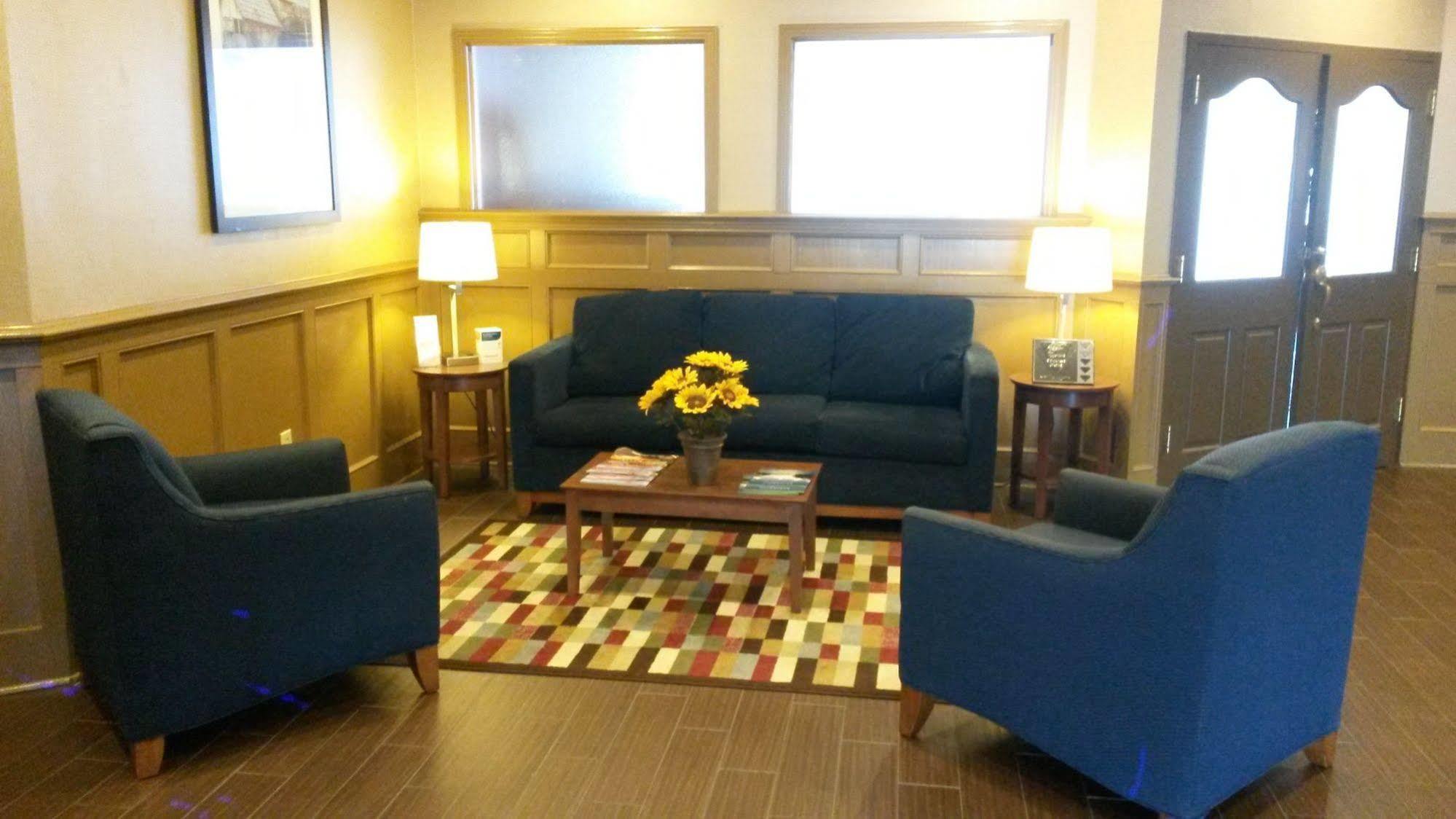 Comfort Inn & Suites Raphine - Lexington Near I-81 And I-64 מראה חיצוני תמונה
