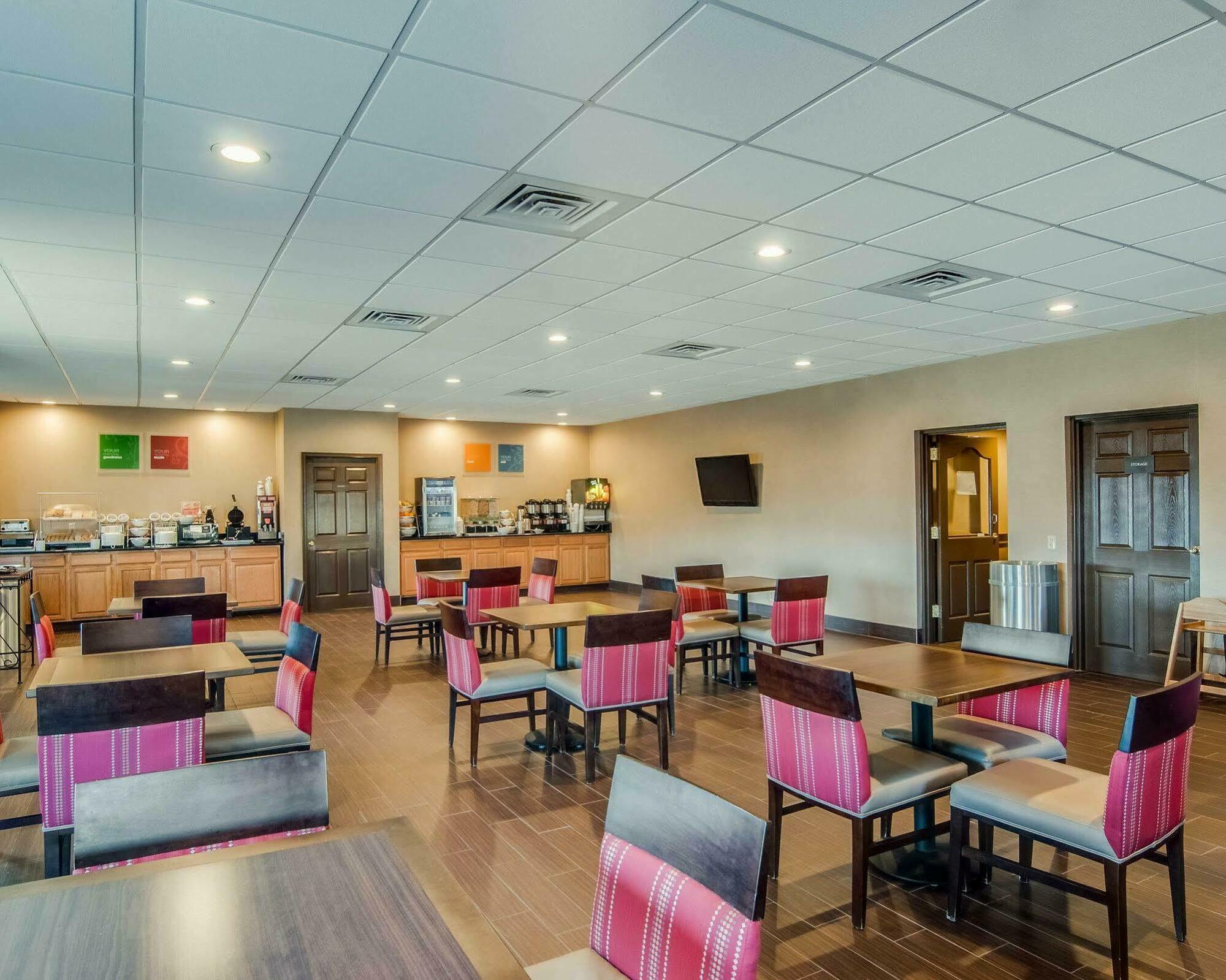 Comfort Inn & Suites Raphine - Lexington Near I-81 And I-64 מראה חיצוני תמונה